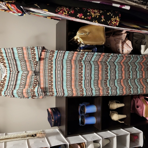 Bosycon gown - Picture 1 of 3